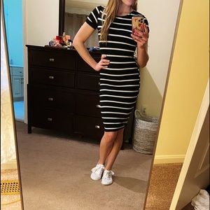 Body Con B&W striped dress- Lulus- xs
